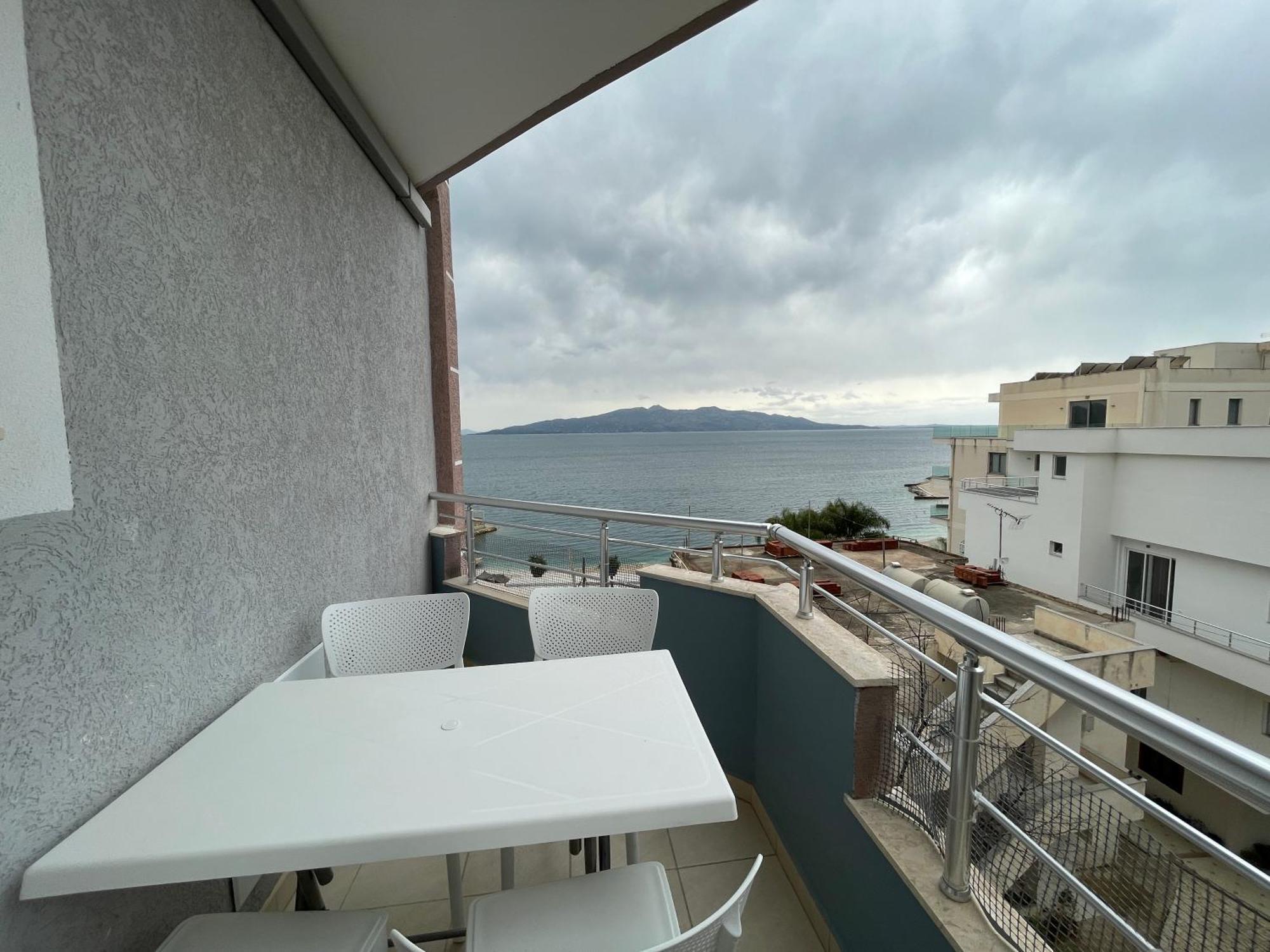 Susy Sea View Apartment Sarandë Buitenkant foto